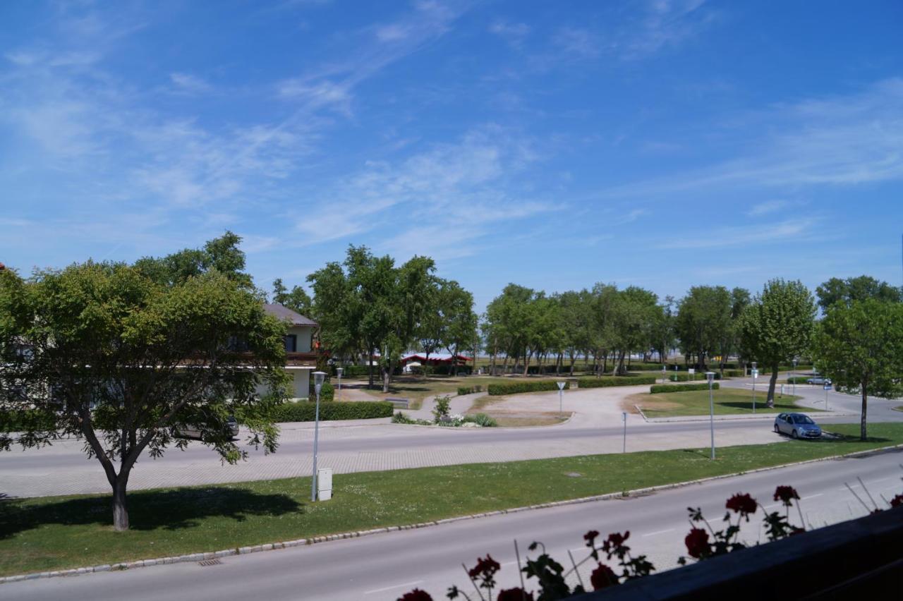Gaestehaus Gisch Sandra Podersdorf am See Bagian luar foto