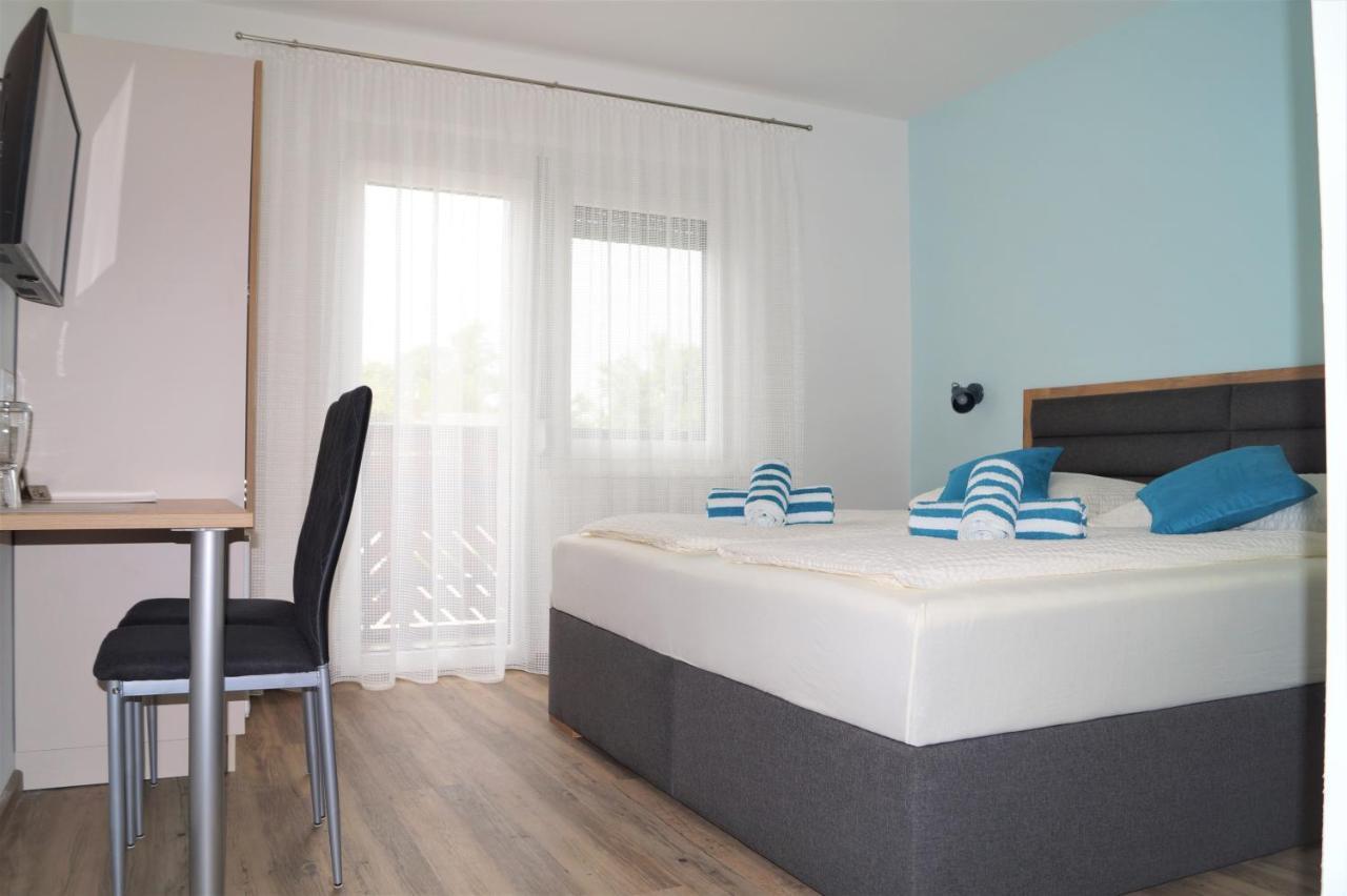 Gaestehaus Gisch Sandra Podersdorf am See Bagian luar foto