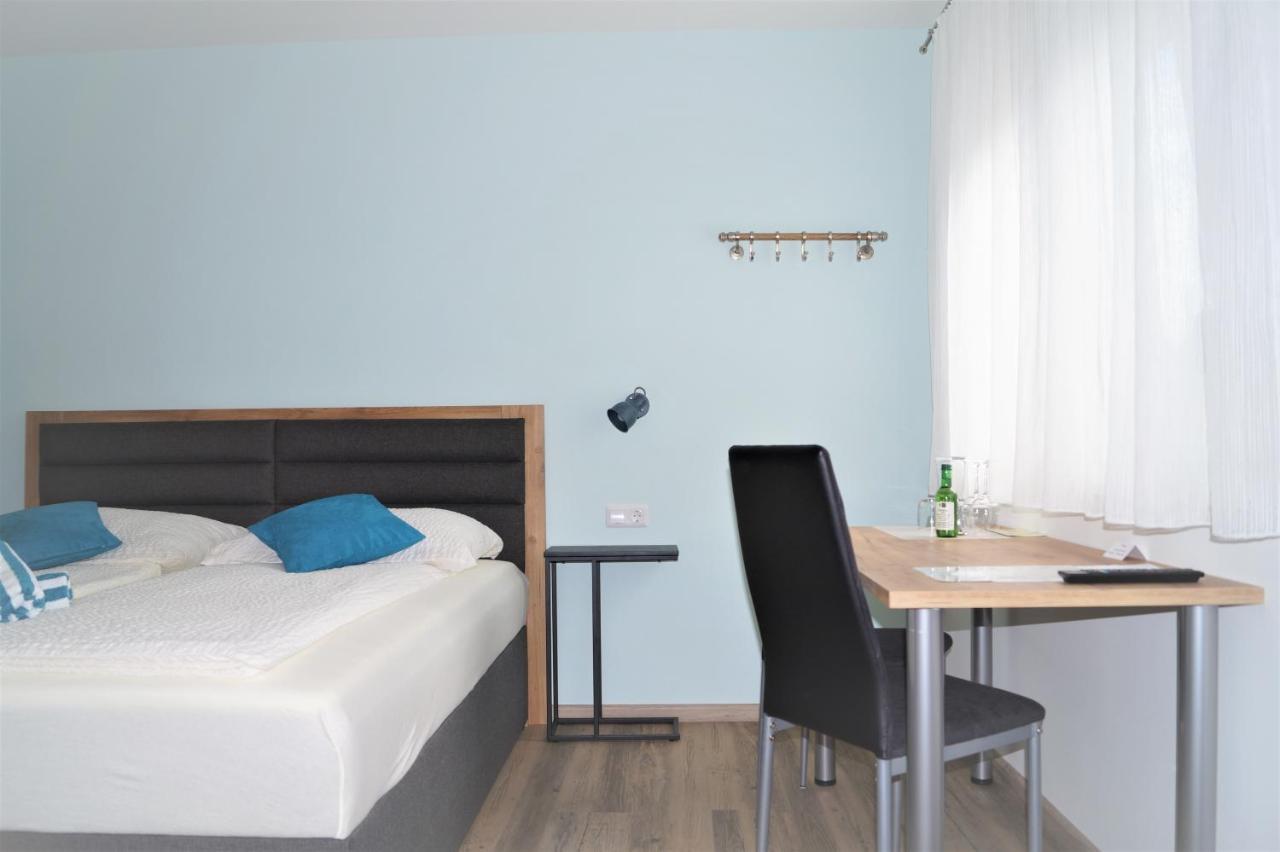 Gaestehaus Gisch Sandra Podersdorf am See Bagian luar foto